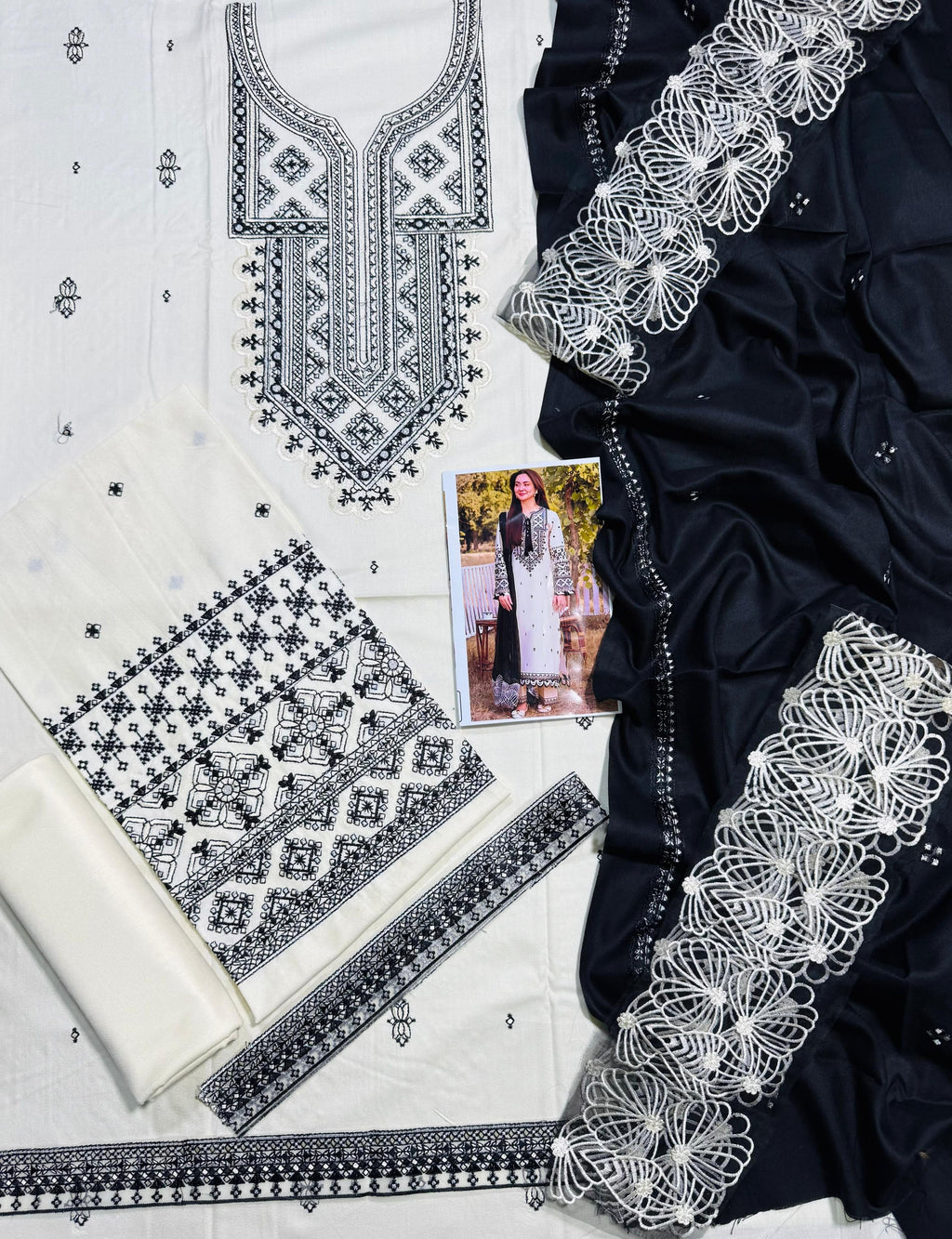 ALLY’s EMBROIDERED DHANAK UNSTICHED 3pc (SL-9272)